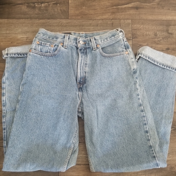 Vintage Levi's Light Blue Denim. 560 Loose Fit. Straight Jean's. Size 10 - Picture 2 of 4